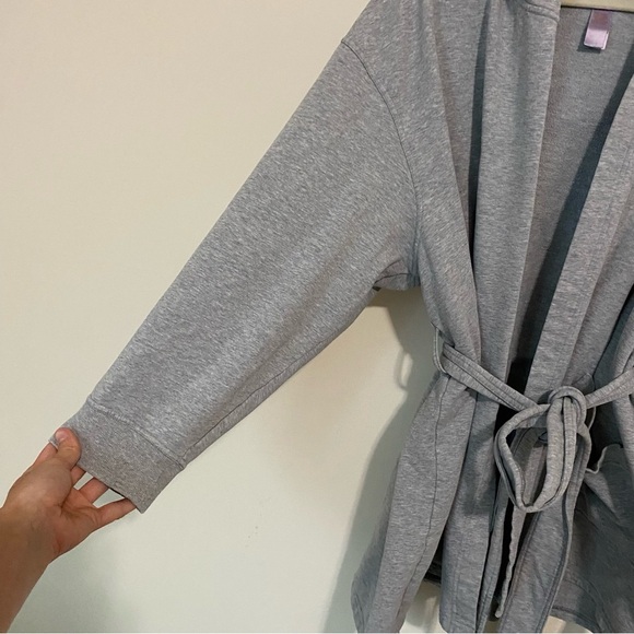 Savage x Fenty Gray Hooded Short Robe size XS/S - Picture 4 of 12